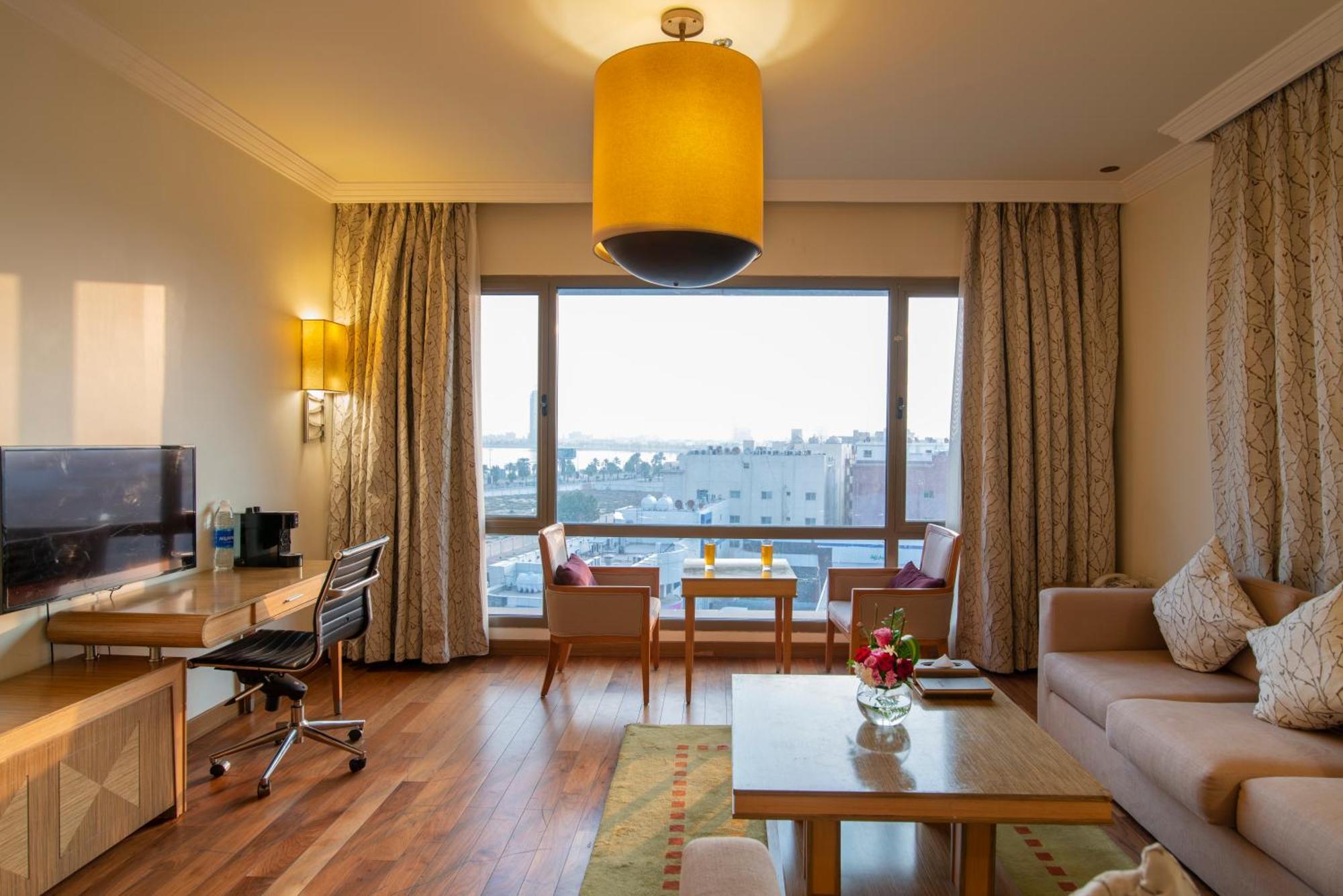 Golden Tulip Dammam Corniche Hotel Zimmer foto