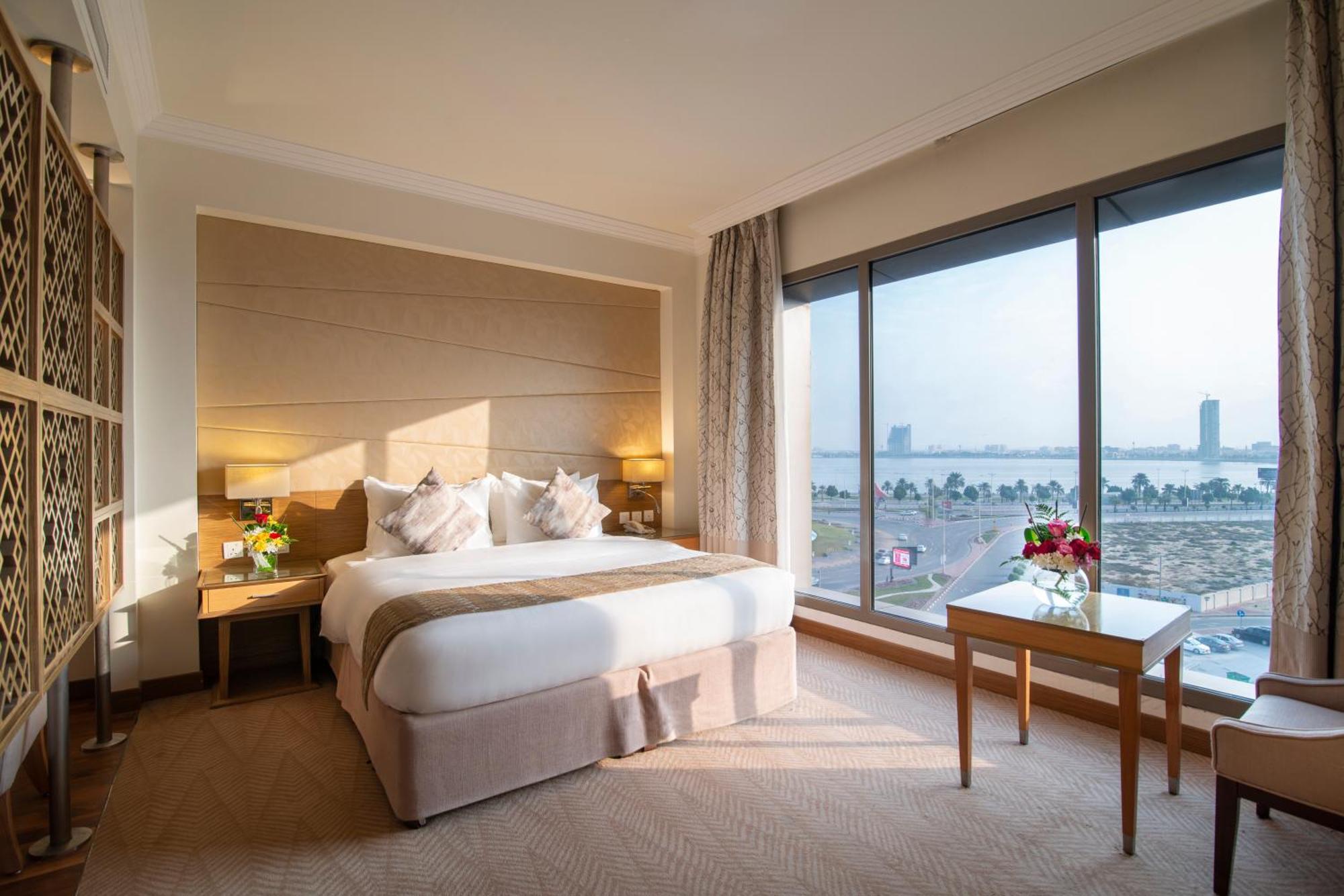 Golden Tulip Dammam Corniche Hotel Exterior foto
