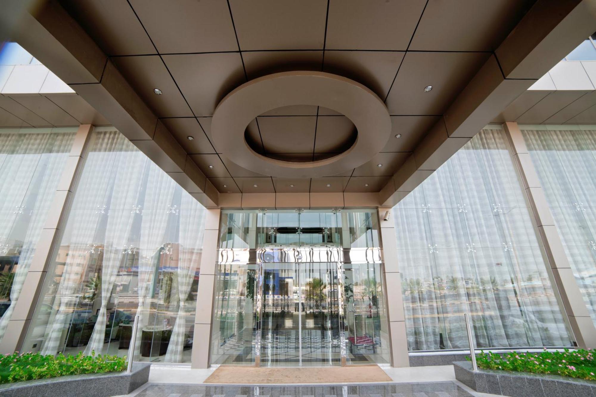 Golden Tulip Dammam Corniche Hotel Exterior foto