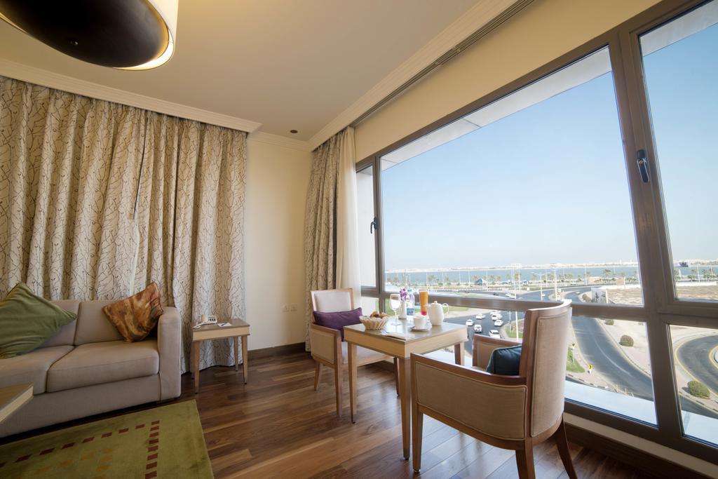 Golden Tulip Dammam Corniche Hotel Exterior foto