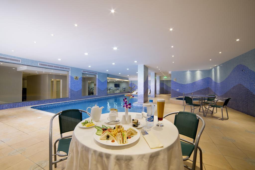Golden Tulip Dammam Corniche Hotel Exterior foto