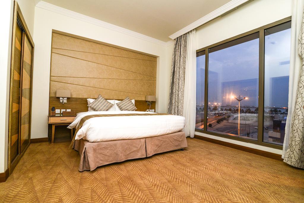 Golden Tulip Dammam Corniche Hotel Exterior foto
