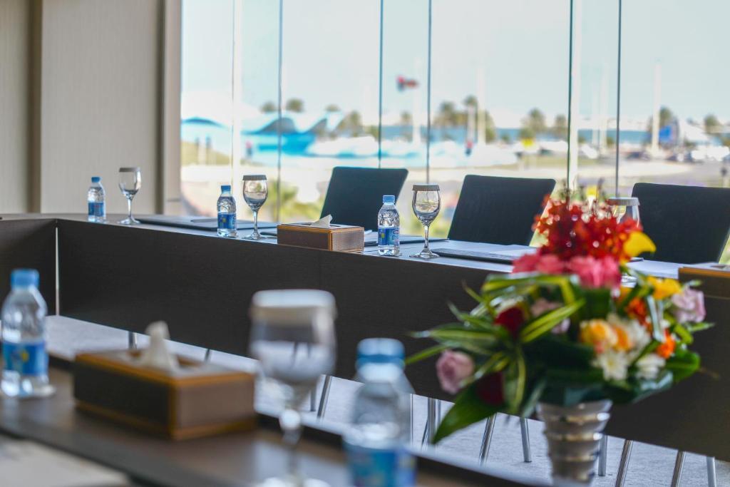 Golden Tulip Dammam Corniche Hotel Exterior foto
