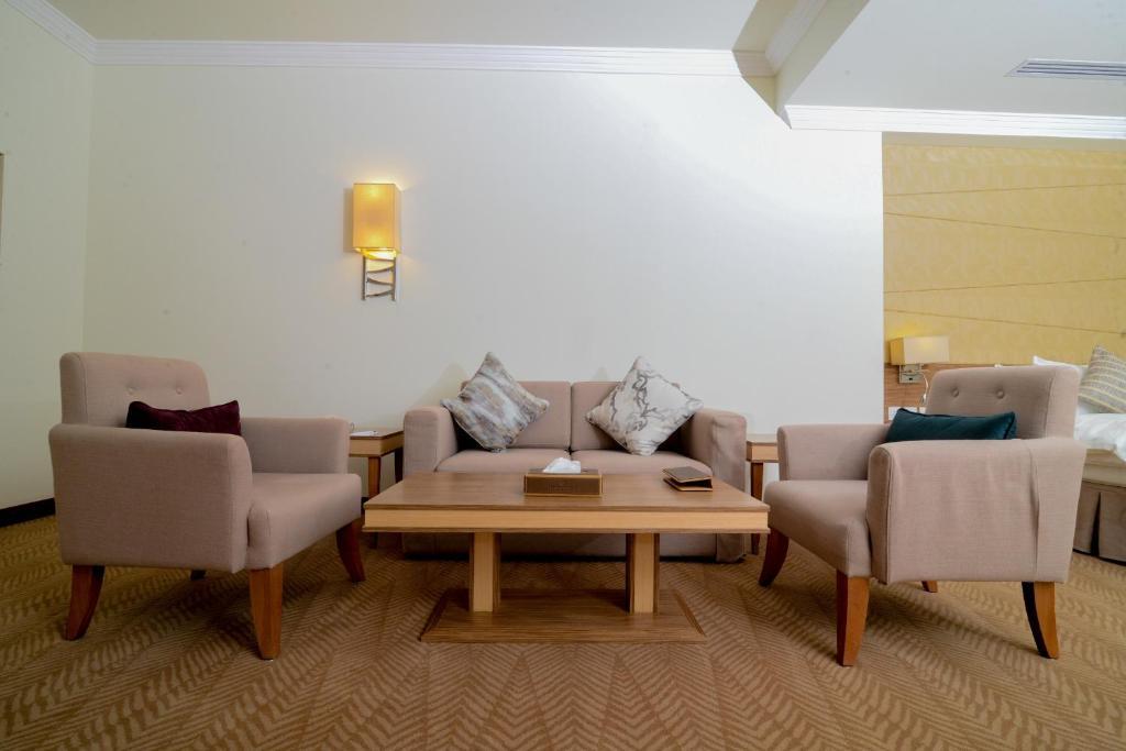 Golden Tulip Dammam Corniche Hotel Zimmer foto